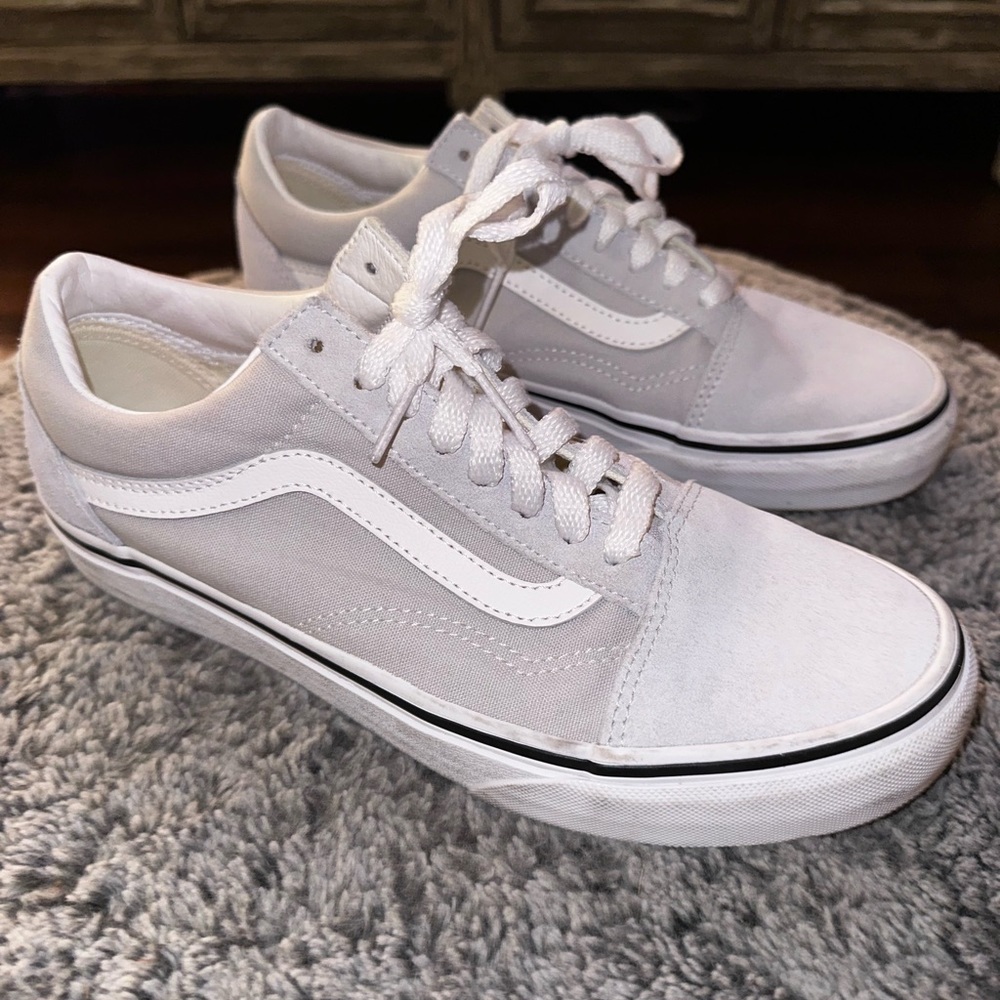 Women’s Classic Lace-Up Vans